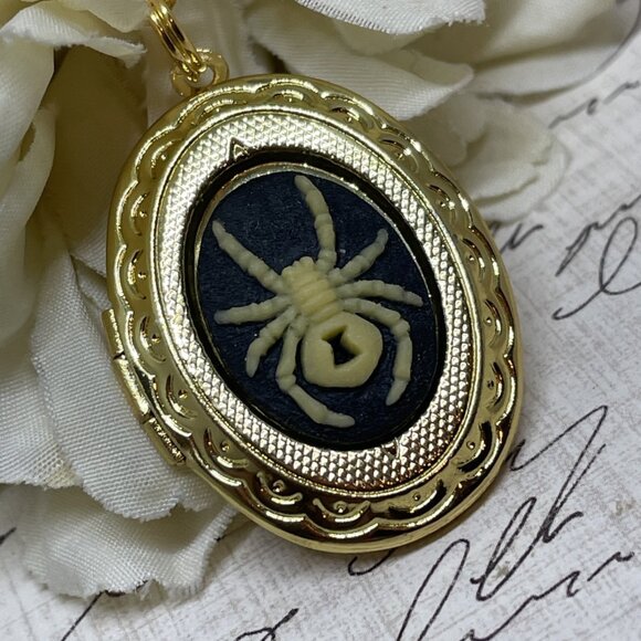 Bright Gold Cameo Black Widow Spider Locket Necklace Pendant Gothic Halloween - Picture 1 of 8